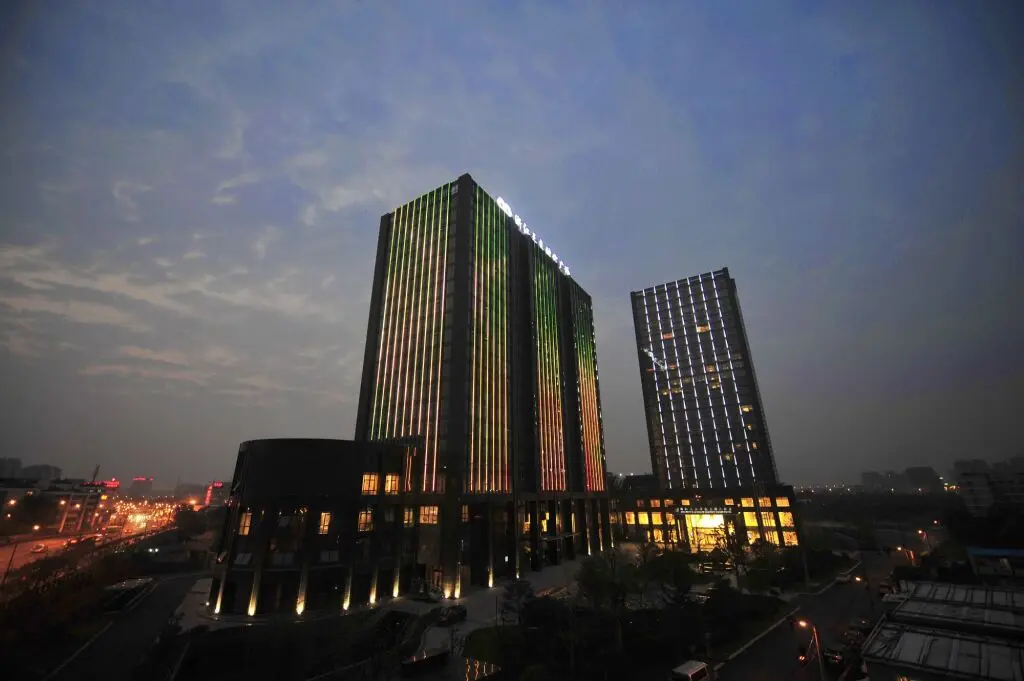 Ханчжоу: Grand New Century Hotel Canal Hangzhou