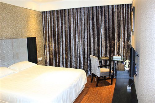 Чунцин: FX Hotel Chongqing Technology and Business University
