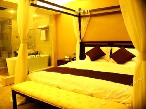 Чжэнчжоу: Source Hotel