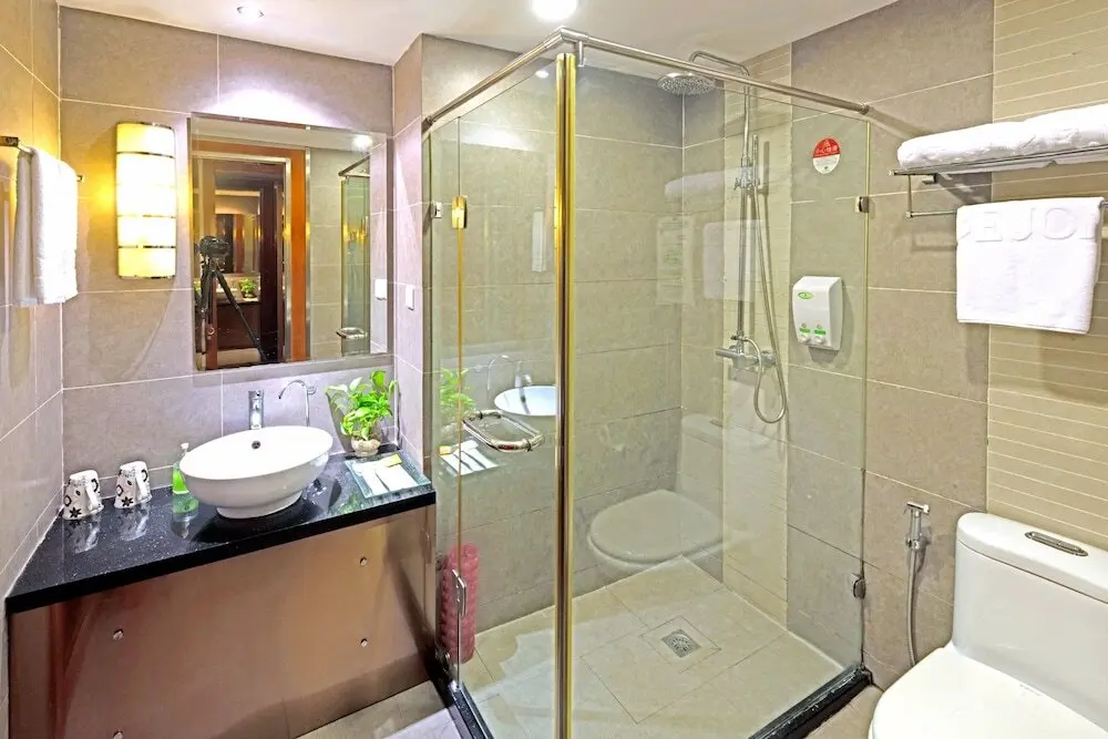 Иу: Ejon Intercontinental Hotel