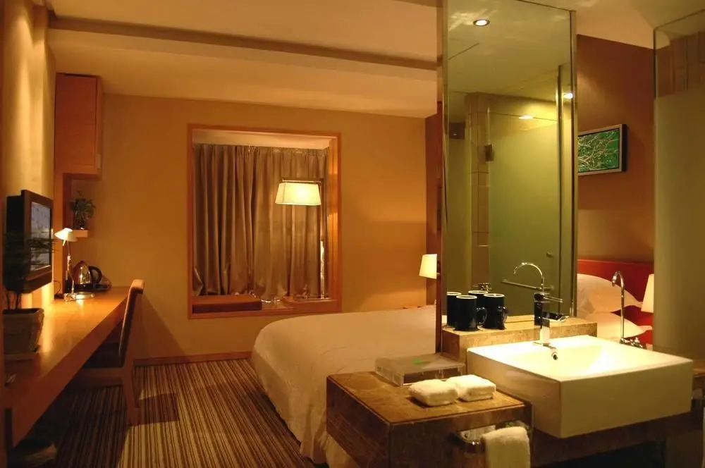 Иу: Ejon Kins Hotel