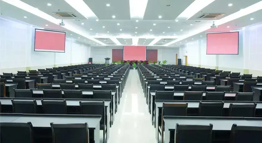 Гуйлинь: Guilin Sports Hotel