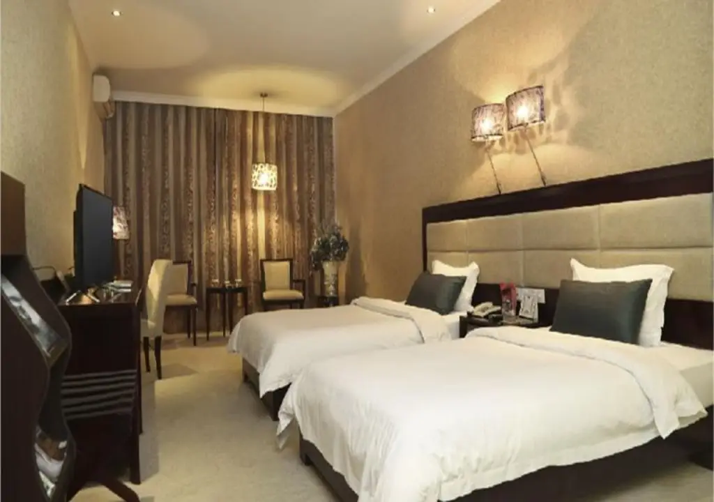 Шэньчжэнь: Shenzhen Tourism Trend Hotel