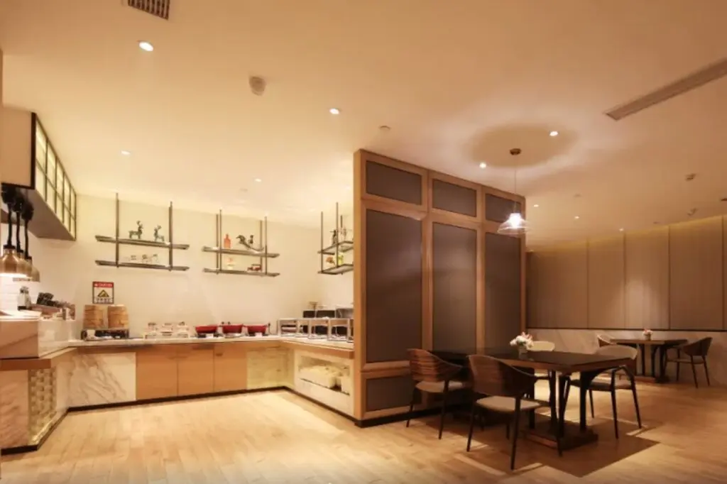 Гуанчжоу: Metropolo Guangzhou Wanda Plaza Baiyun Mountain