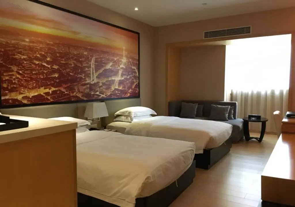 Гуанчжоу: J-Hotel