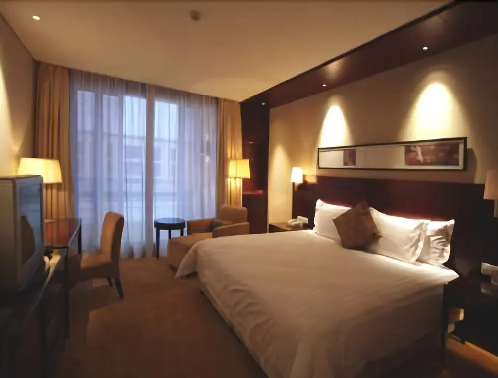 Шанхай: Howard Johnson Plaza Lingang Shanghai