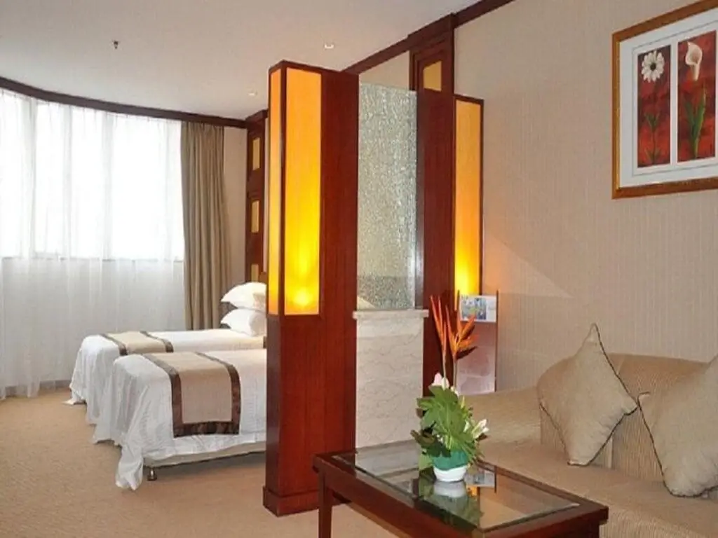 Шанхай: New East Asia Hotel