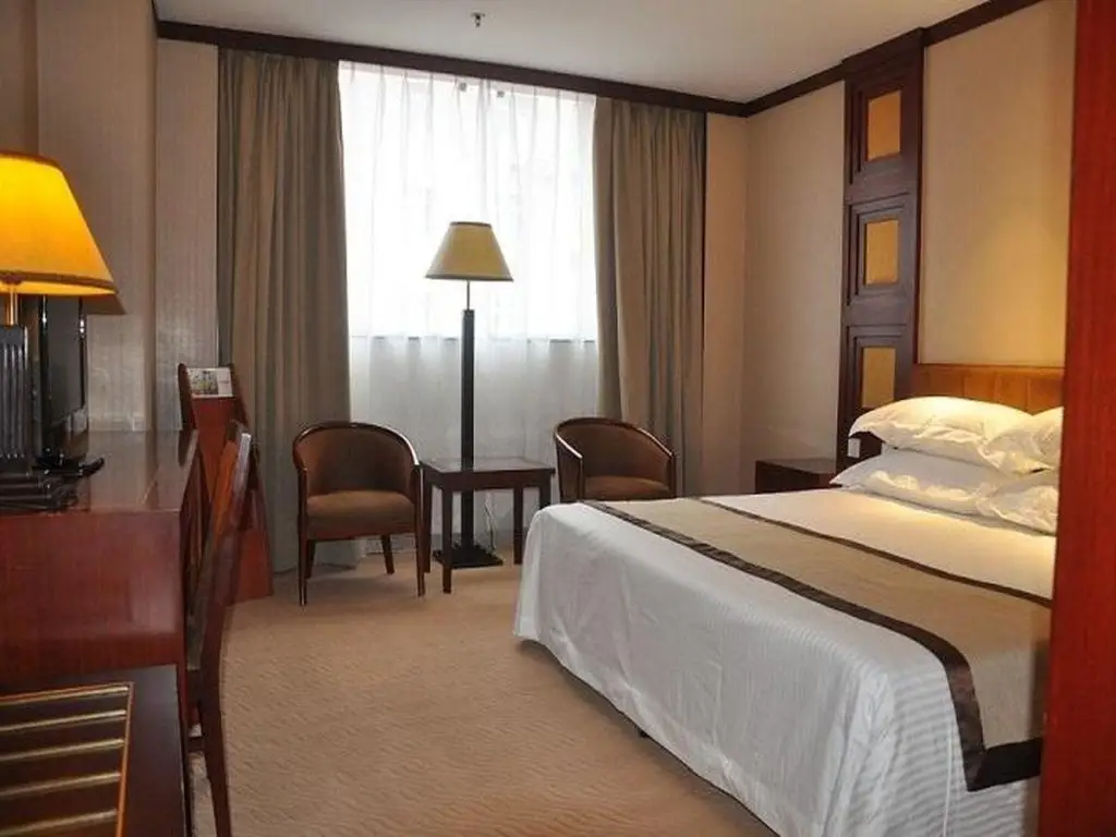 Шанхай: New East Asia Hotel