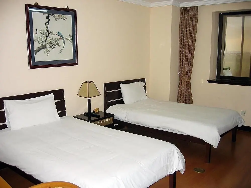 Шанхай: Shanghai Yichen Hotel