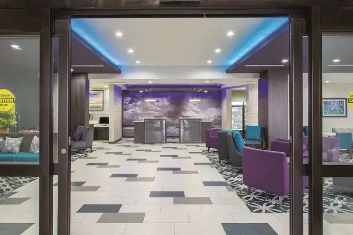 Куньмин: Economic Trade Hotel