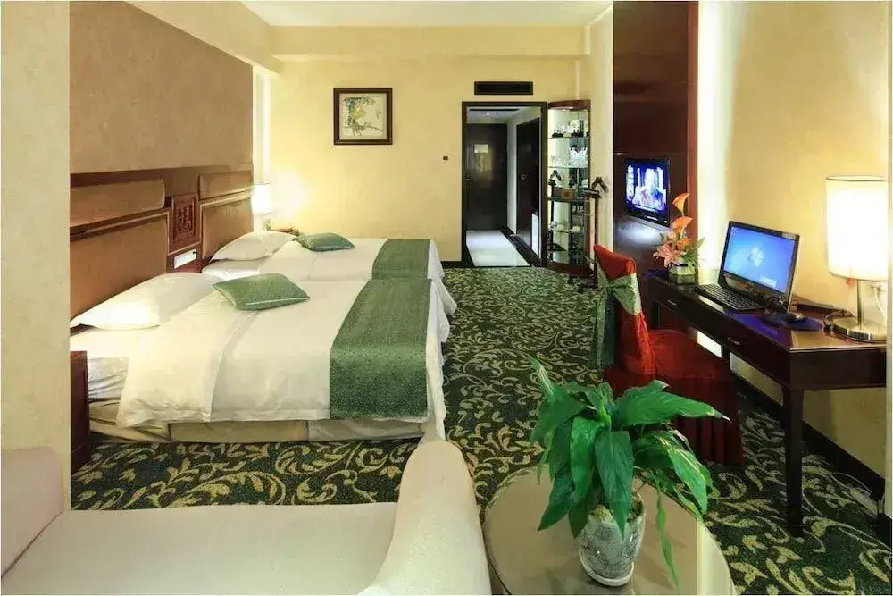 Куньмин: Economic Trade Hotel