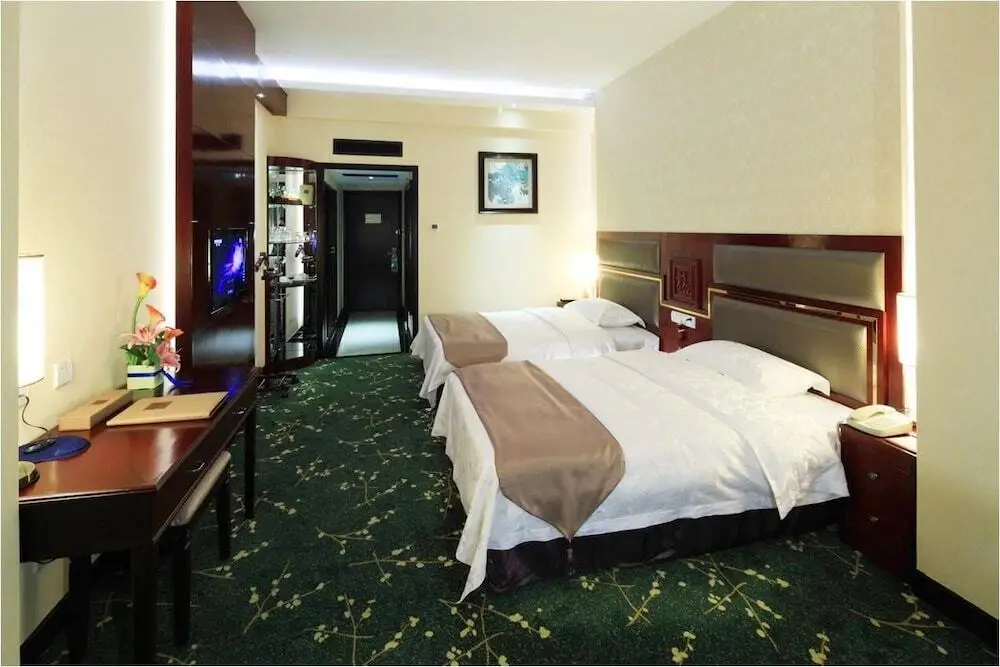Куньмин: Economic Trade Hotel