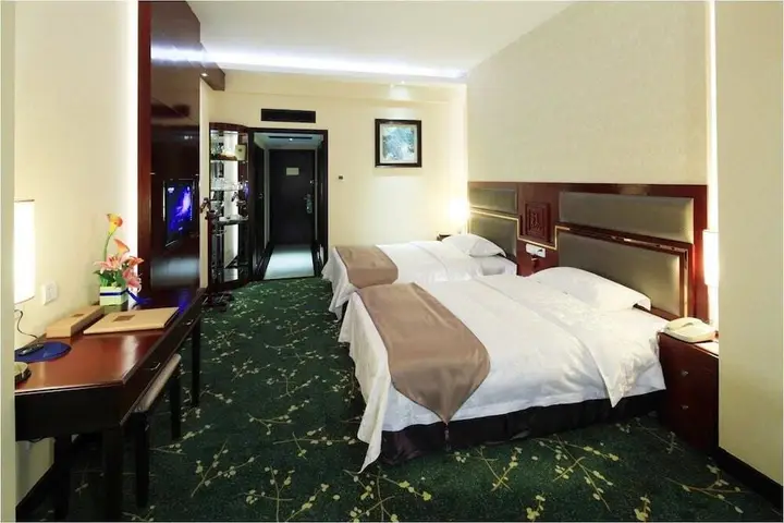 Куньмин: Economic Trade Hotel