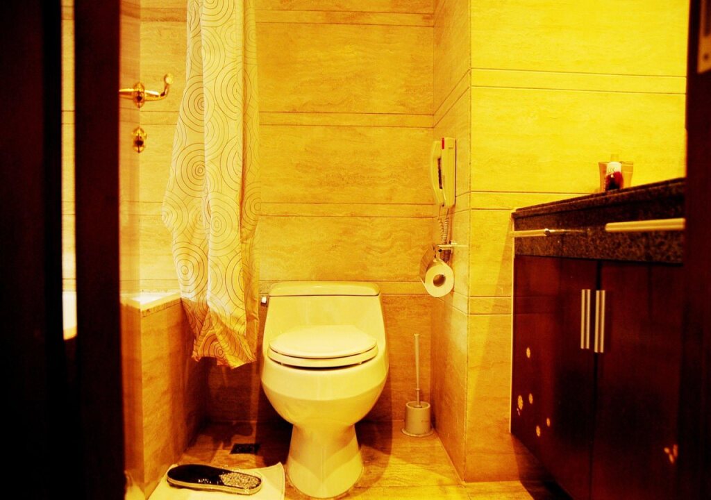 Шанхай: Jingan Ziyuan Apartment