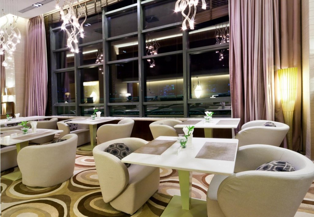 Holiday Inn Qingdao City Centre by IHG — фото 1