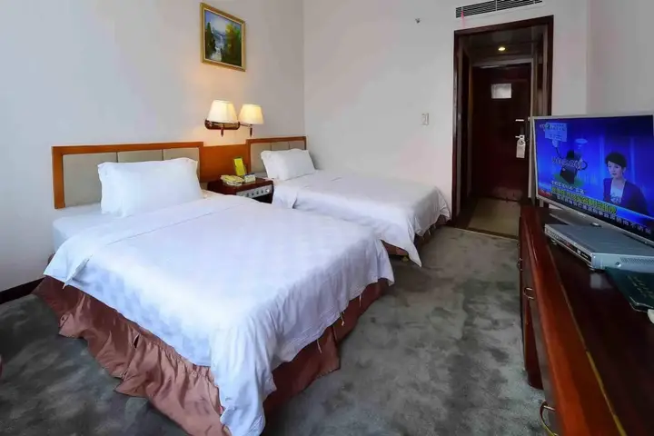 Шэньчжэнь: The Overseas Chinese Building Hotel