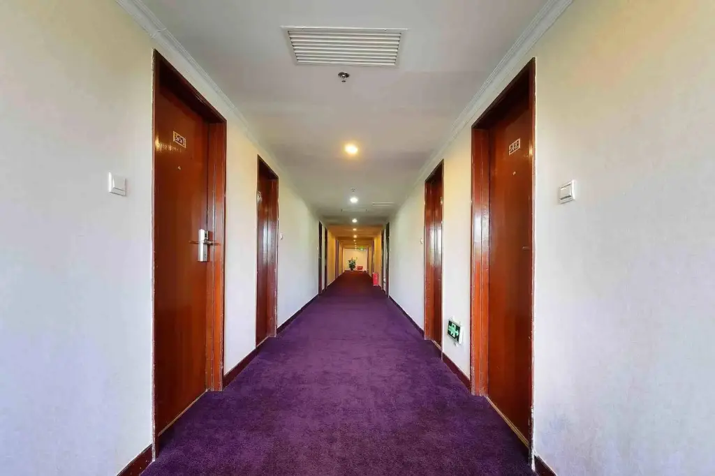 Шэньчжэнь: The Overseas Chinese Building Hotel