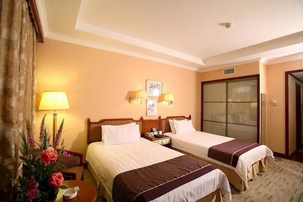 Пекин: Golden Harbor Hotel