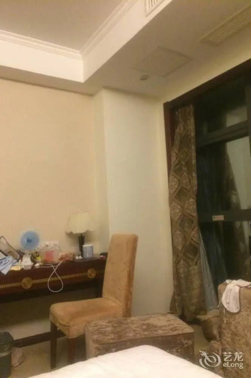 Цзясинь: Vienna International Hotel (Jiaxing College)