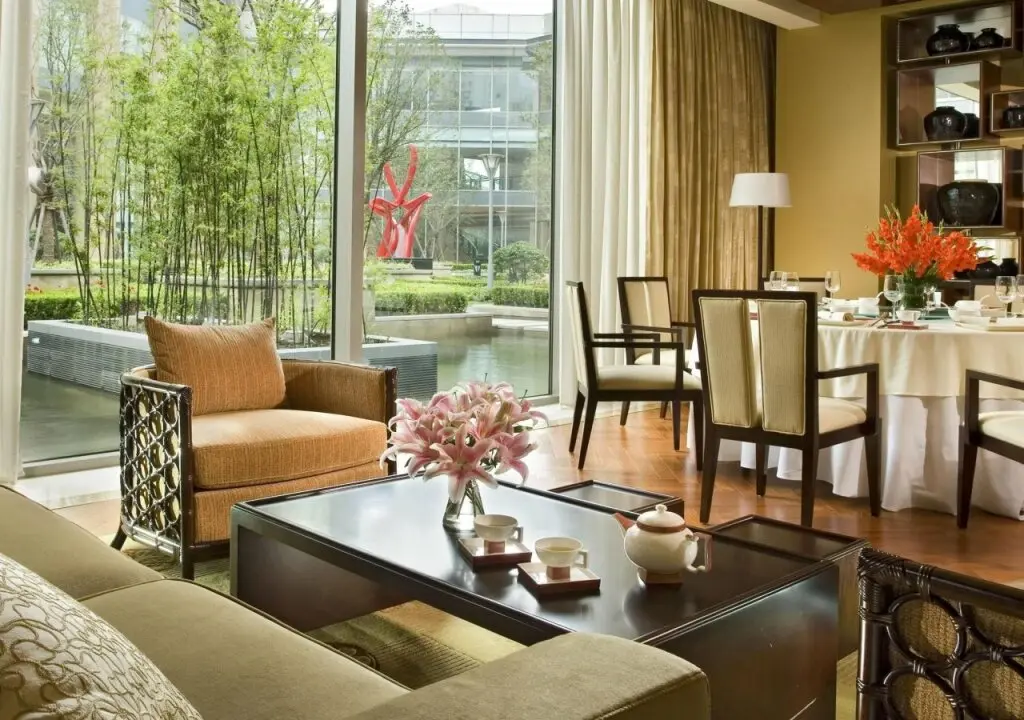 Шанхай: Sheraton Grand Shanghai Pudong Hotel & Residences