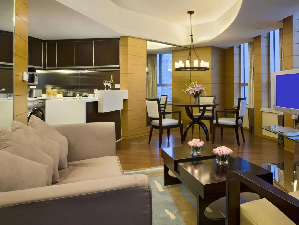 Шанхай: Sheraton Grand Shanghai Pudong Hotel & Residences
