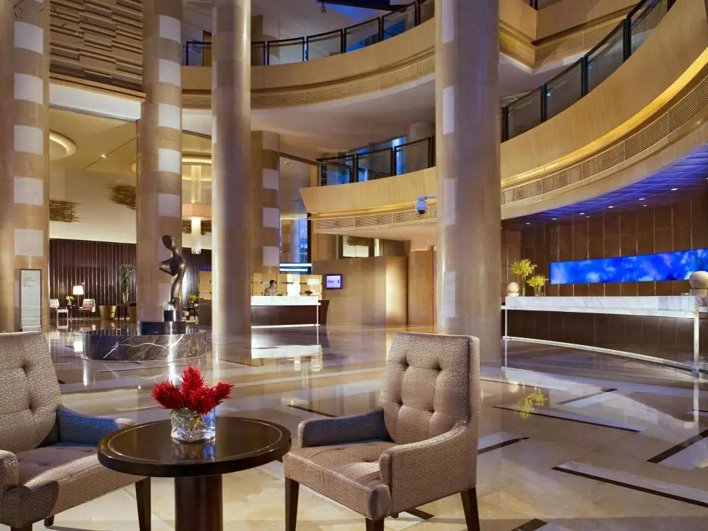 Шанхай: Sheraton Grand Shanghai Pudong Hotel & Residences