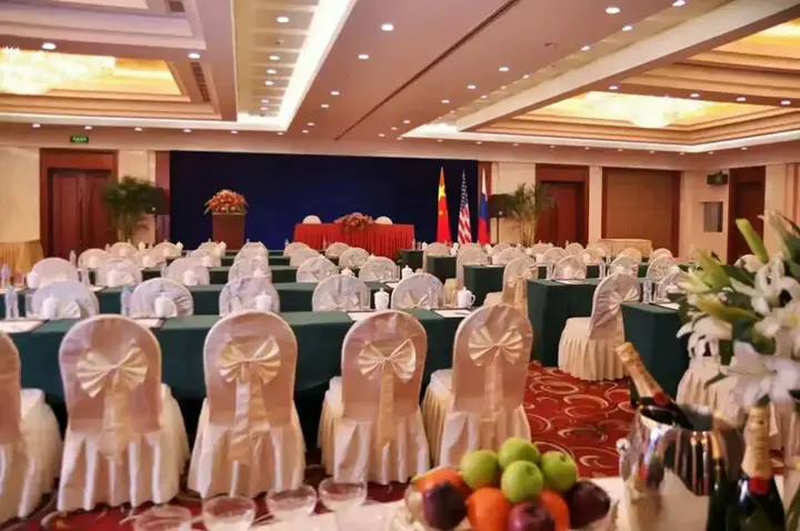 Шанхай: Delightel Hotel West Shanghai