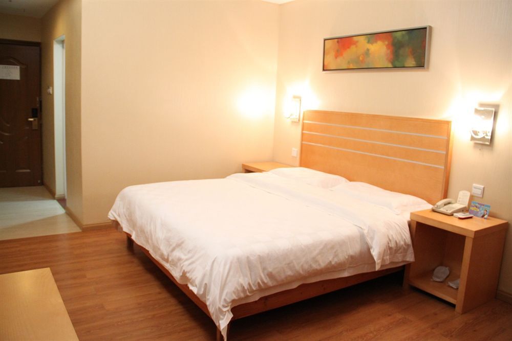 Шэньчжэнь: Super 8 Hotel Shenzhen Diwang