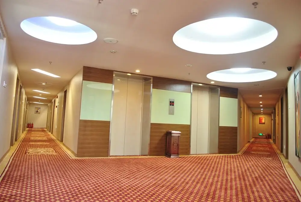 Шэньчжэнь: Super 8 Hotel Shenzhen Diwang