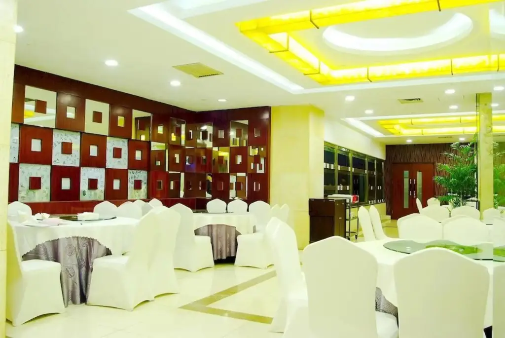 Шэньян: Rising International City Hotel