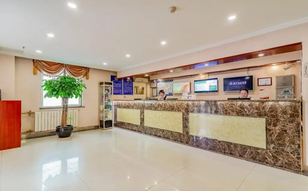 Пекин: GreenTree Inn Beijing Guangmingqiao Express Apartment Hotel
