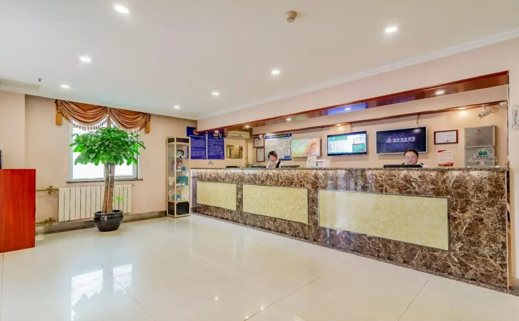 Пекин: GreenTree Inn Beijing Guangmingqiao Express Apartment Hotel