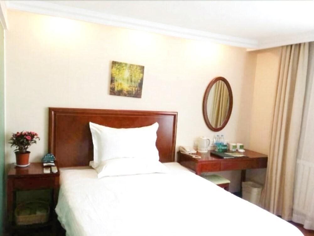 Урумчи: Greentree Inn Wurumuqi South Xinhua Road Hotel