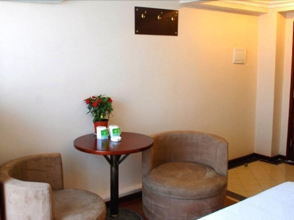 Урумчи: Greentree Inn Wurumuqi South Xinhua Road Hotel