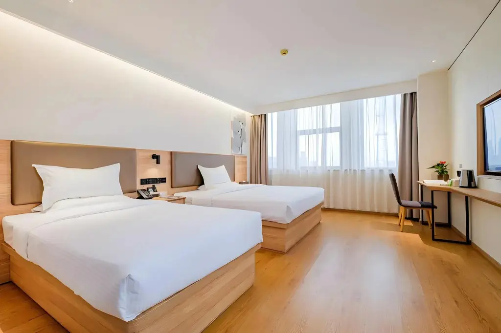 Цзюцзян: GreenTree Inn Jiujiang Railway Station Hotel