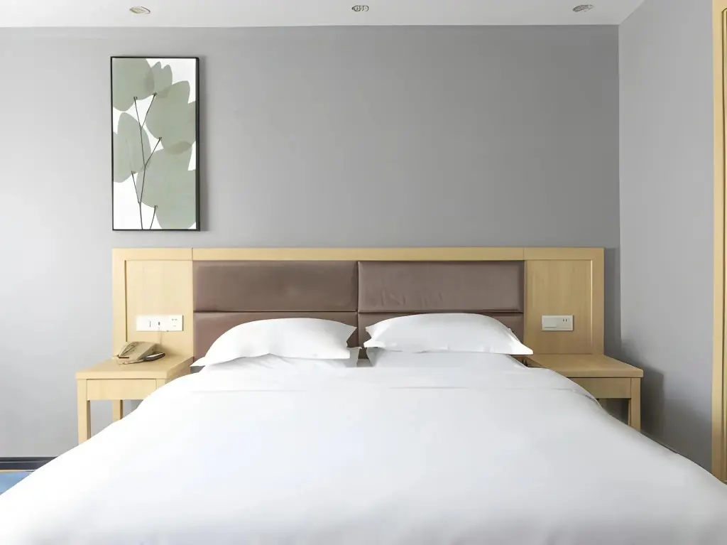 Цзюцзян: GreenTree Inn Jiujiang Railway Station Hotel