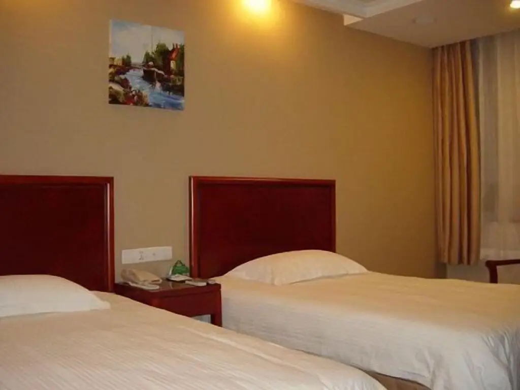 Цзюцзян: GreenTree Inn Jiujiang Railway Station Hotel