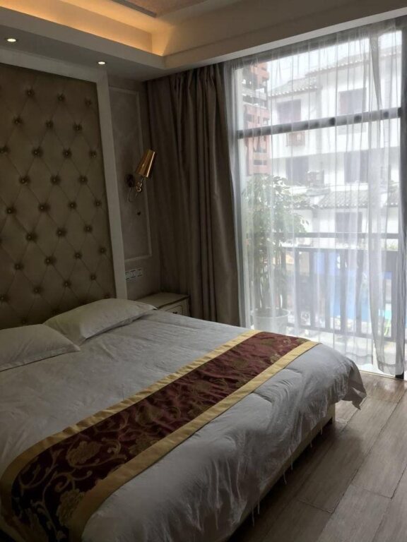 Яншо: Qing Qing Hotel