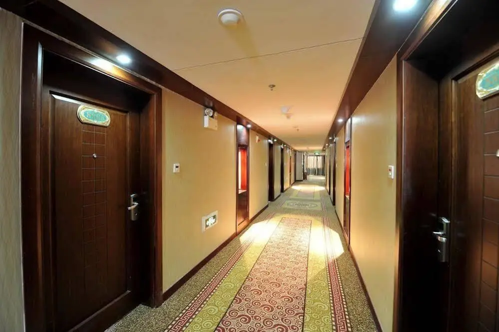 Уси: Vienna Hotel