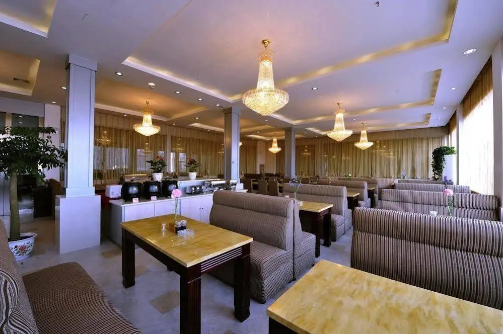 Уси: Vienna Hotel