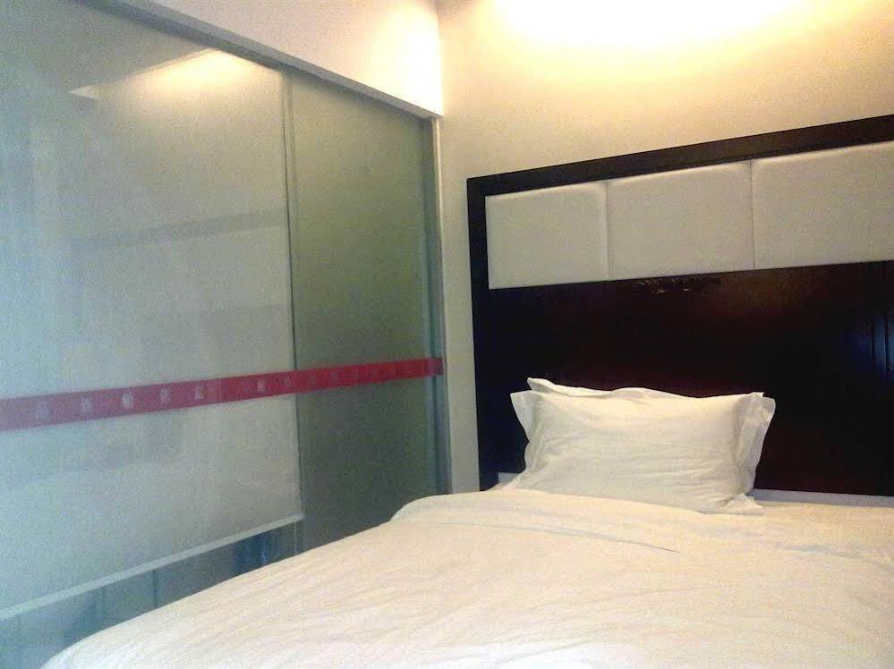 Уси: Vienna Hotel