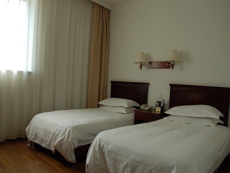 Шанхай: Shanghai Lakeside Holiday Inn Hotel
