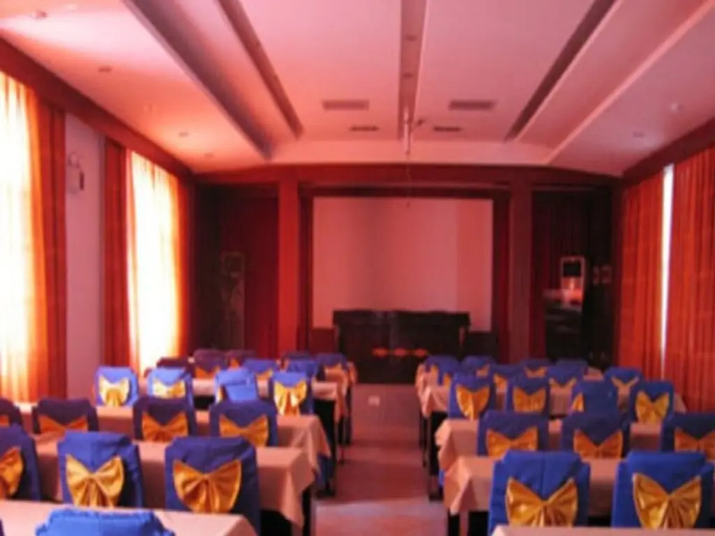 Шанхай: Jingyue Resort