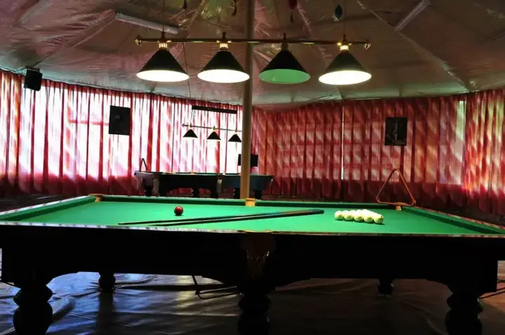 Берхино: Saturn Hotel