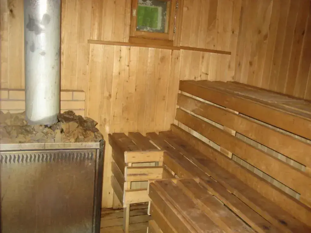 Берхино: Saturn Hotel