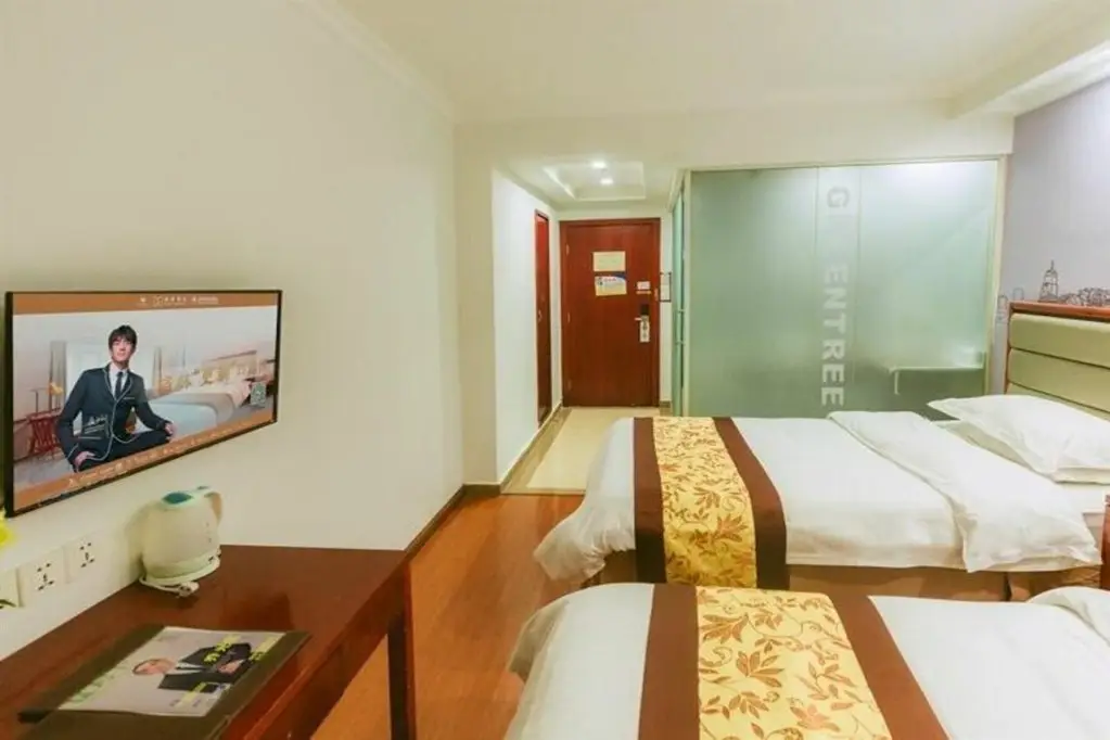 Шанхай: GreenTree Inn Shanghai Dabaishu Business Hotel
