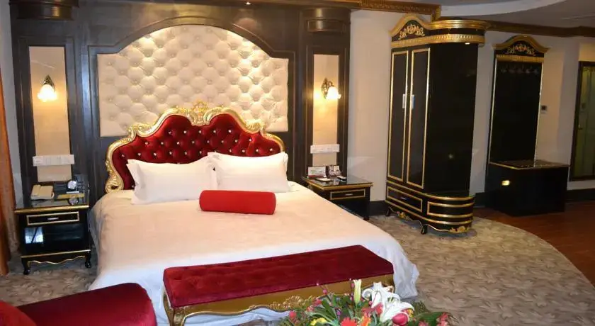 Хуайнань: Celeb International Hotel