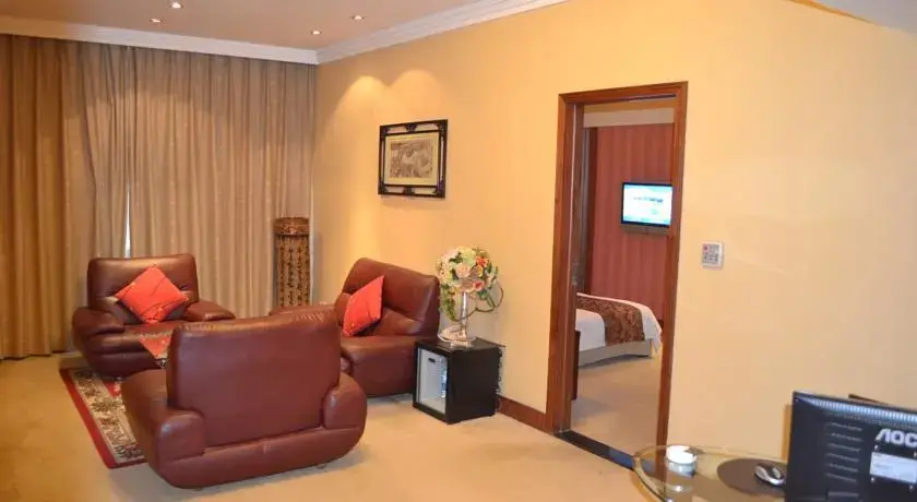 Хуайнань: Celeb International Hotel
