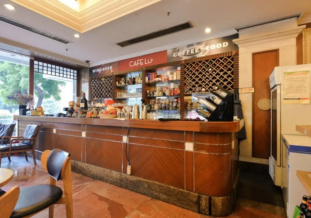 Гуанчжоу: New Pearl River Hotel