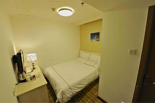 Циндао: Super 8 Hotel Qingdao Shan Ning
